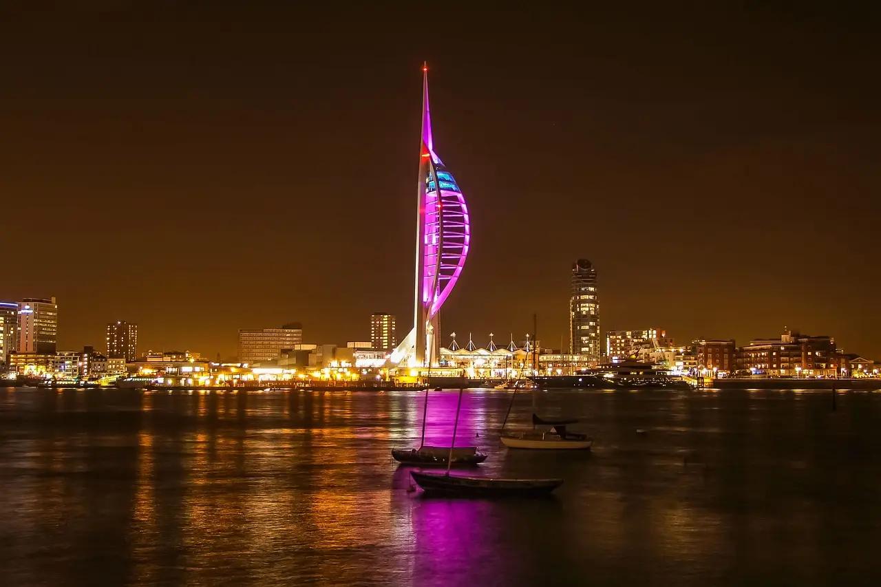 Luxury car transfer for chauffeur port transfers UK